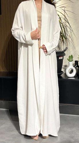 عباية بيضاء