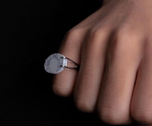 خاتم فضه حجر فيروز معرق أبيض عيار 925 أسترليني