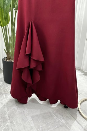 فستات سهرة خامة كريب باربي تطريز ورود قص ليزر