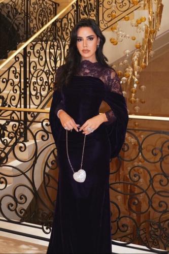 فستان سهرة بشغل راقي مخمل كوري مع دانتيل تايلندي