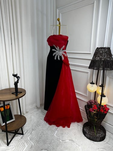 فستان سهرة فخم خامه كريب سترتش واورجنزا +تطريز كري...