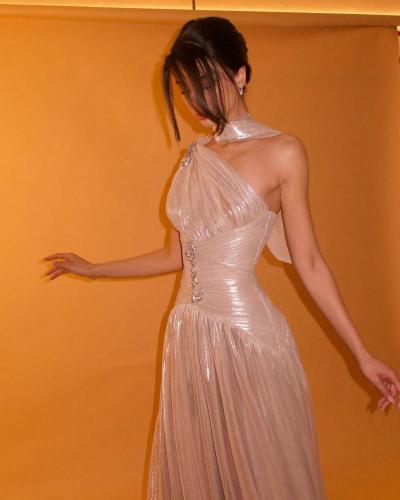 فستان سهرة راقي قماش كرنكل