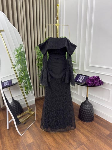 فستان خامة دانتيل بطانه باربي بشغل انيق