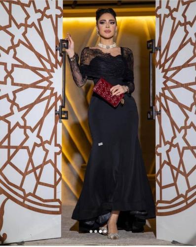 فستان ناعم خامة باربي الصدر دانتيل بالشغل الاصلي