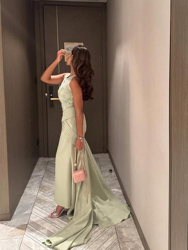 فستان سهرة خامة باربي مع كلفه ورود