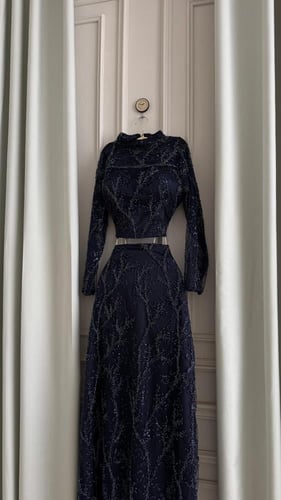 فستان سهرة كلفة مطرزه بشغل احترافي