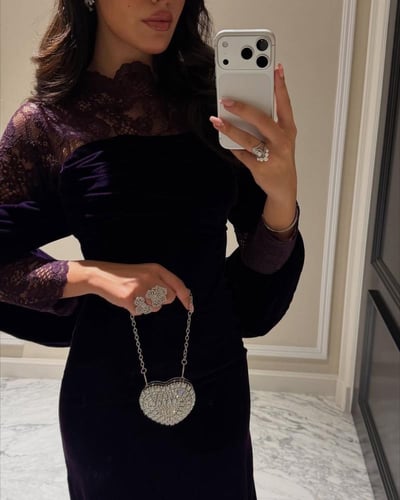 فستان سهرة بشغل راقي مخمل كوري مع دانتيل تايلندي