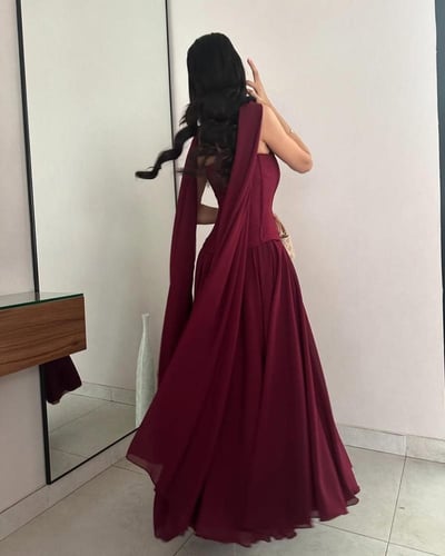 فستان خامه باربي وكلوش انييق