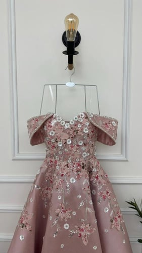 فستان فخم خامه ميكادو تطريز ورود بالشغل الأصلي