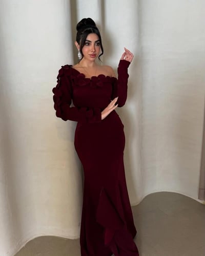 فستات سهرة خامة كريب باربي تطريز ورود قص ليزر