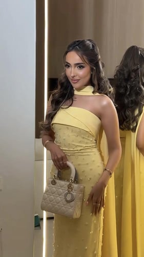 فستان سهرة تول مع تفته مطرز