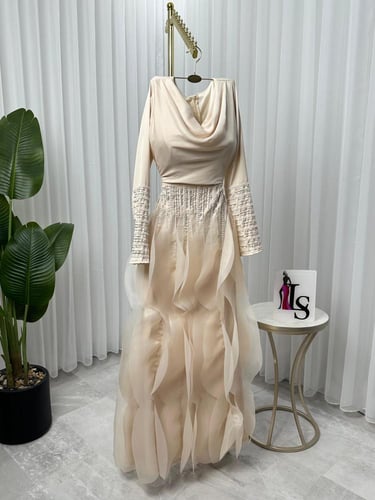 فستان سهرة مميز خامة كلفه مطرزه بطانه تفته واورجنز...