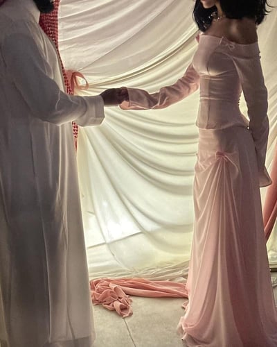 فستان انيق خامة شيفون ايطالي والصدر تفته حرير