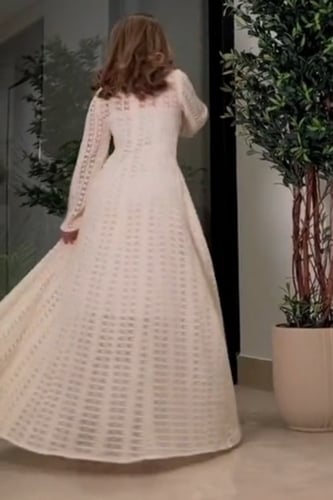 فستان ابيض خامة دانتيل