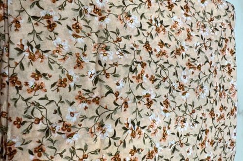 شرشف مطاط مشجر بدون كلفة سادة