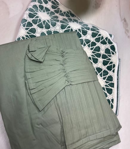 شرشف صلاة بليسية مكسر بكسرات رائعه وقماش ناعم وفاخ...