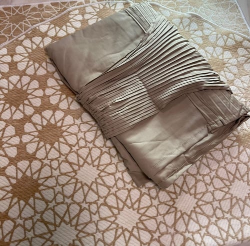 شرشف صلاة بليسية مكسر بكسرات رائعه وقماش ناعم وفاخ...