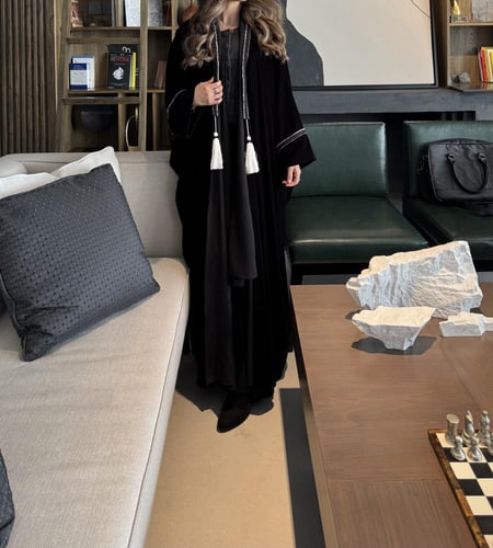 Black Bisht