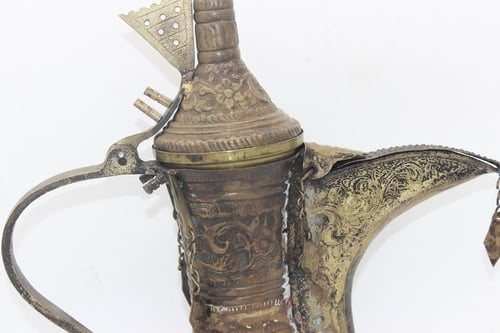 دلة نحاس قديمة