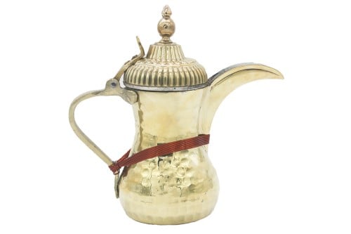 دلة نحاس بغدادي حب الرمان مع حزام نحاس احمر