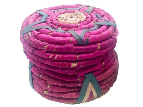 مطبقية خوص بغطاء صغير