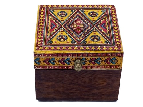 علبه خشبي نقش تراثي مربع