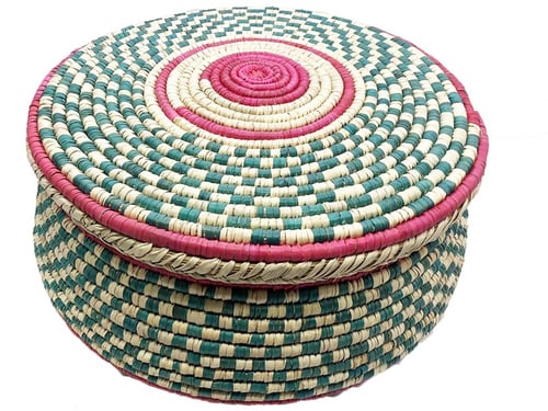 مطبقية خوص بغطاء ملونه