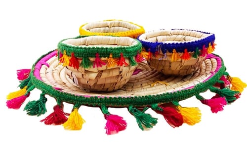 صينية خوص مع ثلاث بوادي خوص