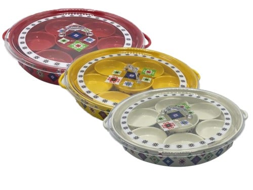 صينية افطار مع صحون بالنقشة التراثية