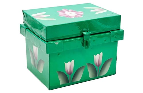 صندوق حديد تراثي صغير