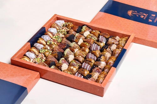 علبة تمور محشية فاخرة - 1.5 كيلو