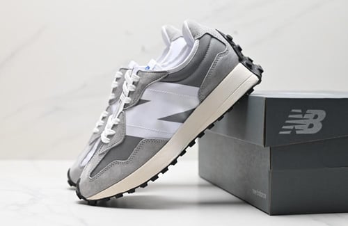 New Balance 327