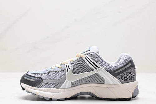 Nike Zoom Vomero 5