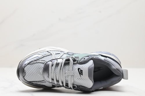 Nike V2K Run "Pure Platinum/Wolf Grey