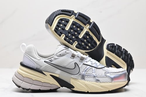 Nike V2K Run "Metallic Silver