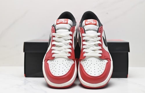 Nike Air Jordan 1 Low Chicago