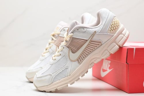 Nike Zoom Vomero 5