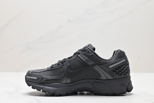 Nike Zoom Vomero 5