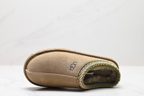 UGG Tazz slippers