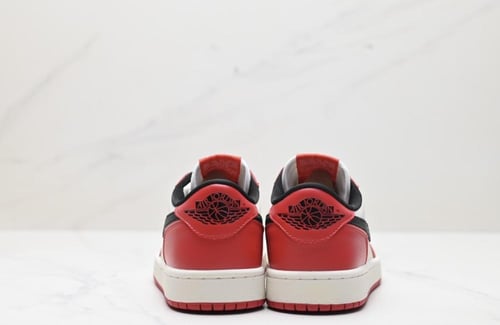 Nike Air Jordan 1 Low Chicago