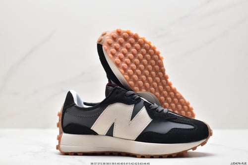 New Balance 327 Black white 1