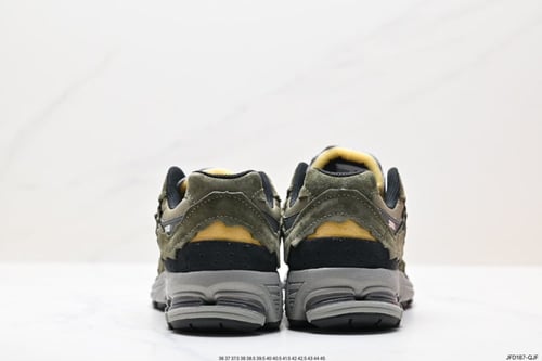 New Balance 2002R ” Protection pack “ Olive