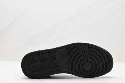 Air Jordan 1 Retro Low Travis Scott