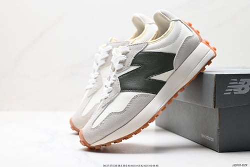 New Balance 327
