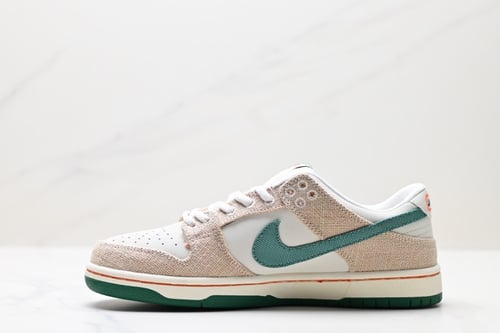 Nike SB Dunk Low
