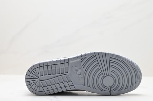 Air Jordan 1 Retro High OG Hyper Royal