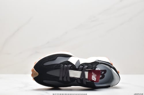 New Balance 327 Black white 1