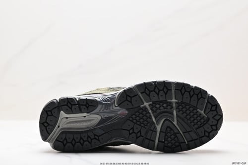 New Balance 2002R ” Protection pack “ Olive