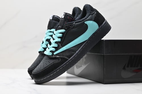 Air Jordan 1 Retro Low Travis Scott