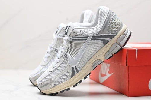 Nike Zoom Vomero 5